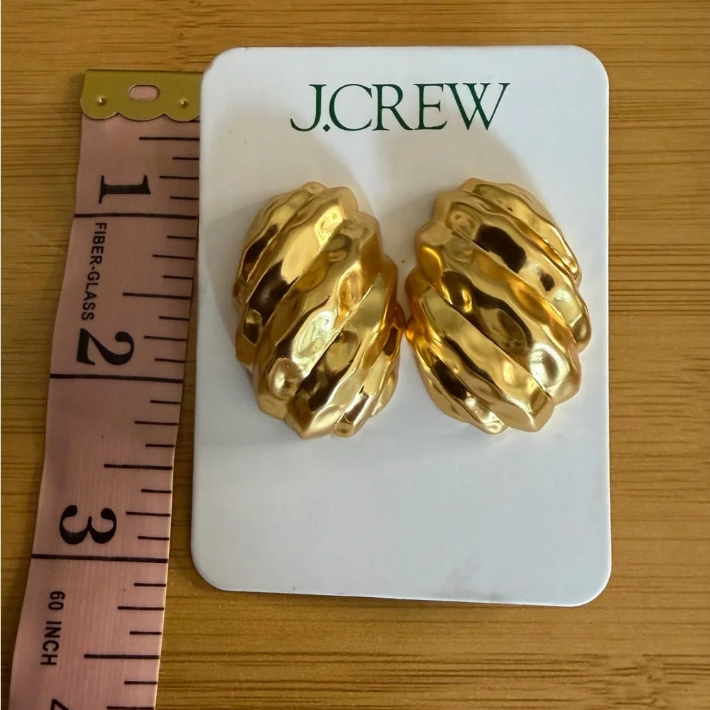 NWT J. Crew Textured Metallic-Stud Earrings in Shiny Matte Gold - Picture 3 of 3